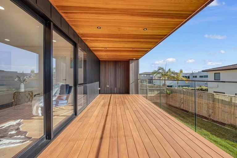Photo of property in 9 Michael Richard Place, East Tamaki Heights, Auckland, 2016