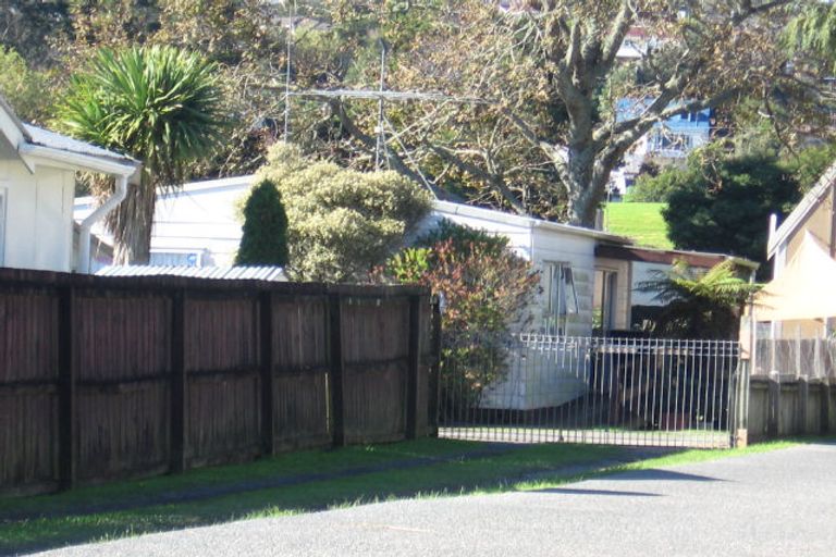 Photo of property in 93 Kaurilands Road, Titirangi, Auckland, 0604