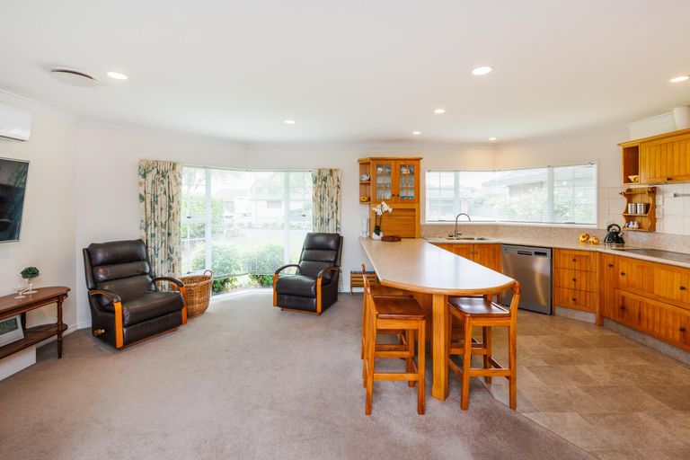 Photo of property in 5 Olive Grove, Highbury, Palmerston North, 4412
