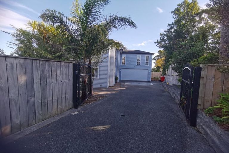 Photo of property in 1004a East Coast Road, Northcross, Auckland, 0630