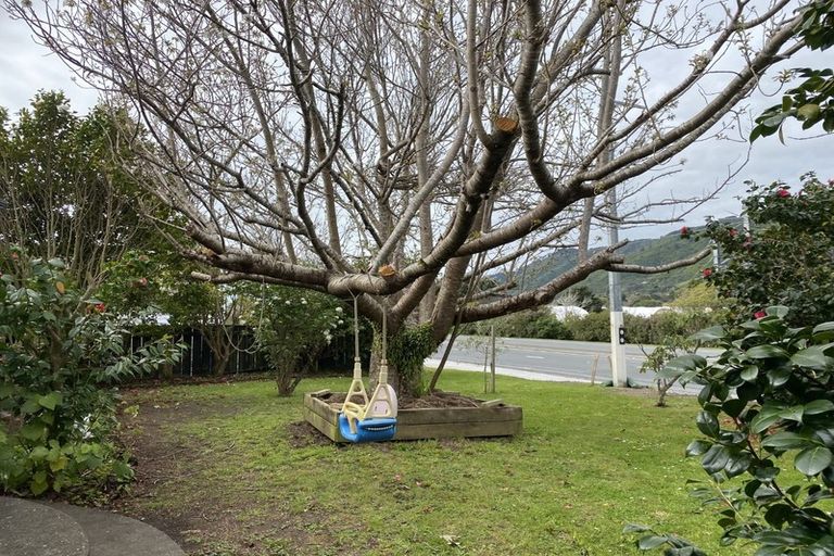 Photo of property in 22 Main Road, Waikanae, 5036