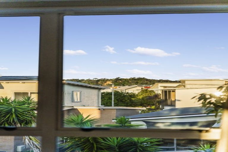 Photo of property in 6 Touhou Road, Hobsonville, Auckland, 0616