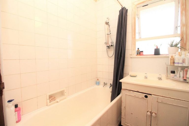 Photo of property in 51 Hilling Street, Titirangi, Auckland, 0604