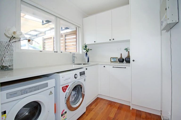 Photo of property in 24 Pooley Street, Pakuranga Heights, Auckland, 2010