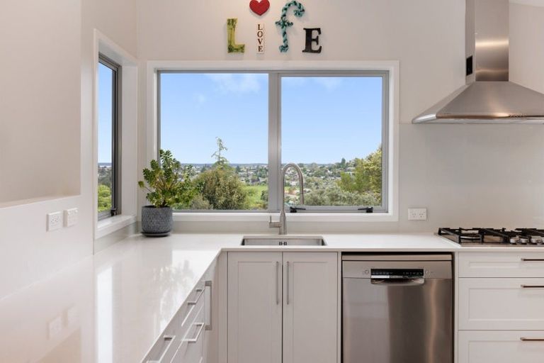 Photo of property in 11 Hazelnut Way, Bellevue, Tauranga, 3110