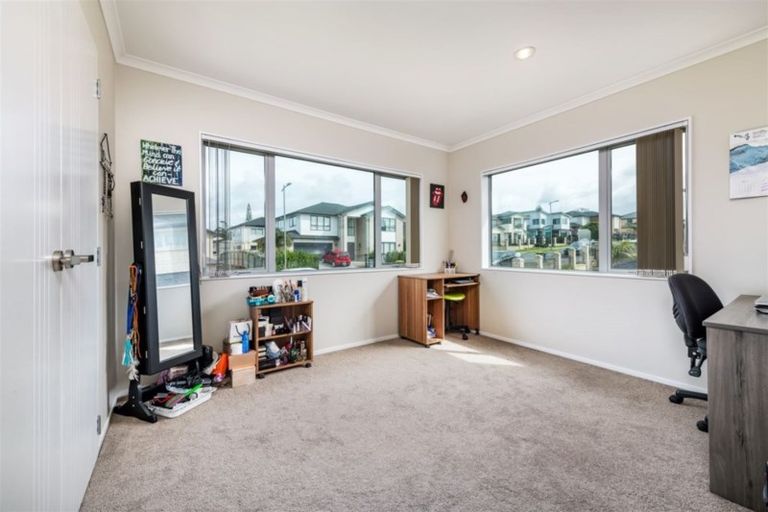 Photo of property in 8 Sauvignon Avenue, Ranui, Auckland, 0612