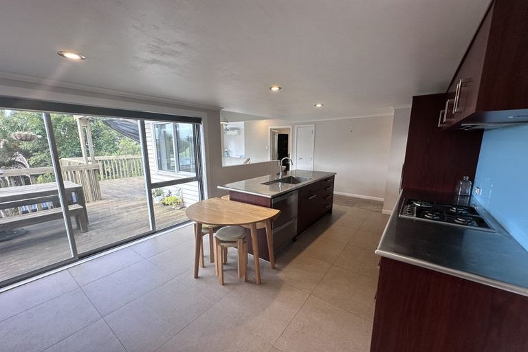 Photo of property in 24 Kiteroa Terrace, Rothesay Bay, Auckland, 0630