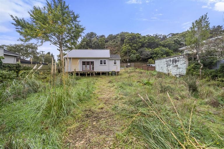 Photo of property in 10 Coast Road, Wainuiomata, Lower Hutt, 5014