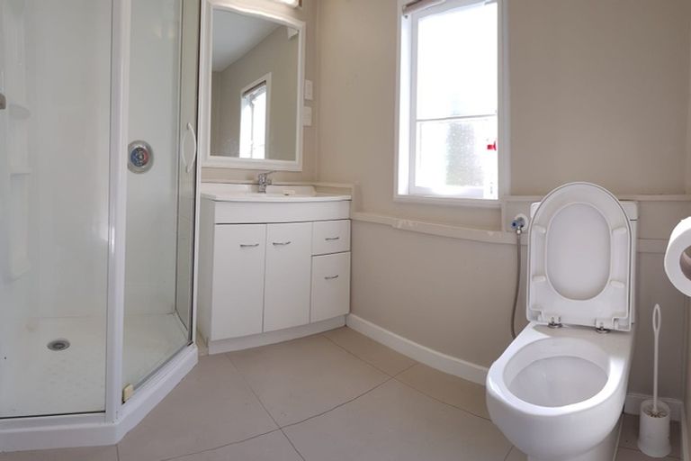 Photo of property in 8a Matama Road, Glen Eden, Auckland, 0602