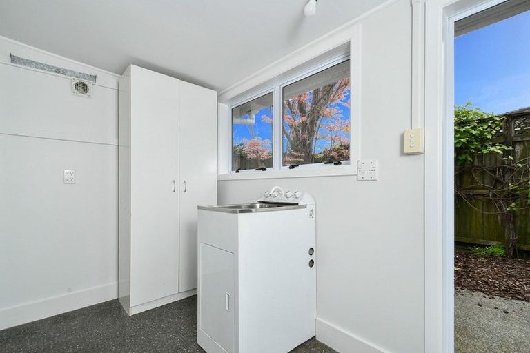 Photo of property in 1 River Road, Te Atatu Peninsula, Auckland, 0610