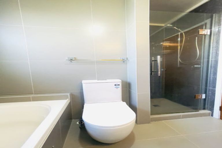 Photo of property in 52 Hope Farm Avenue, Pakuranga Heights, Auckland, 2010