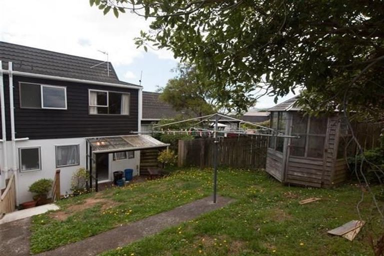 Photo of property in 6 Makatote Grove, Churton Park, Wellington, 6037