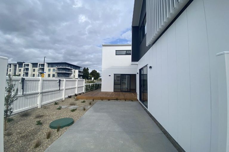 Photo of property in 1 Pukeko Road, Hobsonville, Auckland, 0616