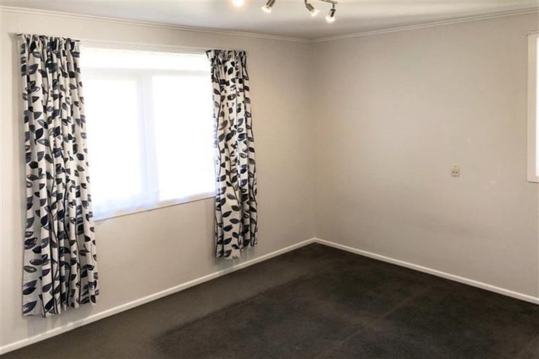 Photo of property in 9 Raeben Avenue, Hillcrest, Auckland, 0627