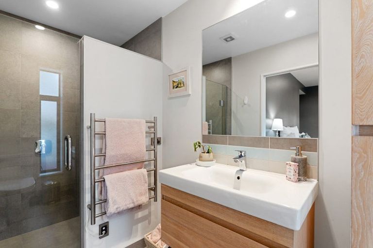 Photo of property in 21 Matai Street East, Riccarton, Christchurch, 8011