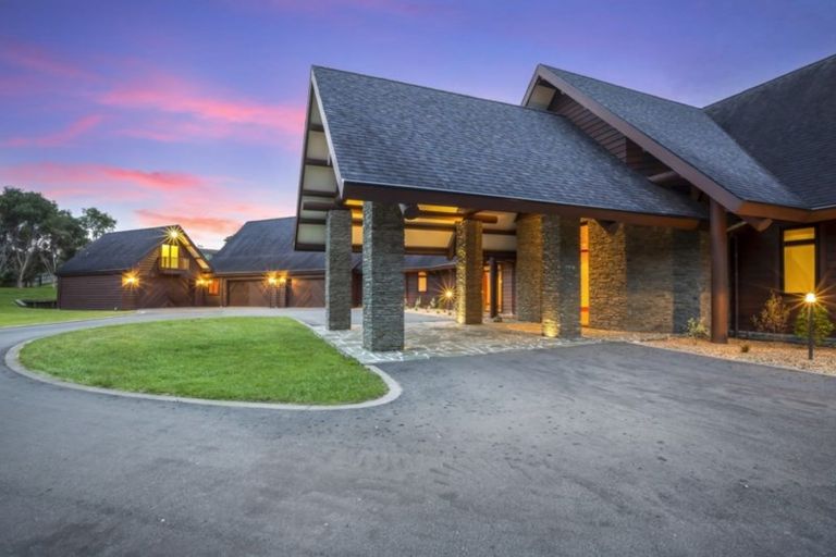 Photo of property in 132 Milne Drive, Paraparaumu, 5032