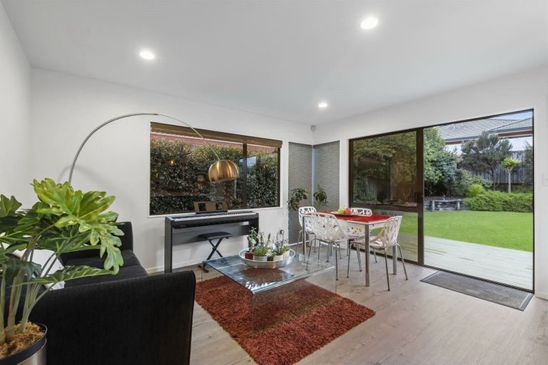 Photo of property in 25 Landing Drive, Albany, Auckland, 0632