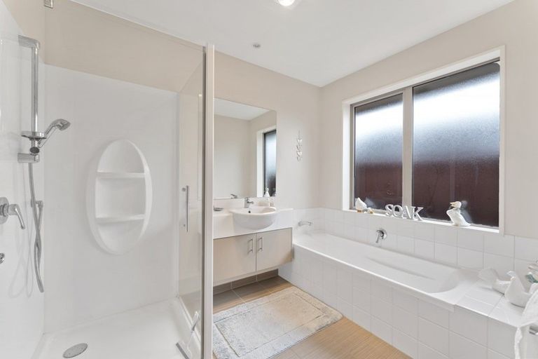 Photo of property in 13 Maple Place, Rangiora, 7400