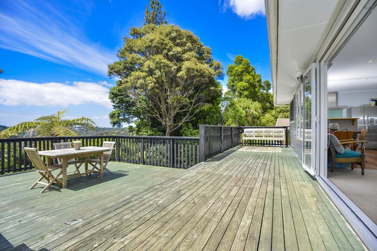 Photo of property in 22 Rimutaka Place, Titirangi, Auckland, 0604