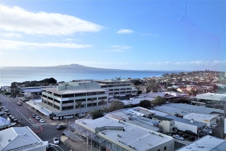 Photo of property in Sentinel Apartments, 1102/3 Northcroft Street, Takapuna, Auckland, 0622