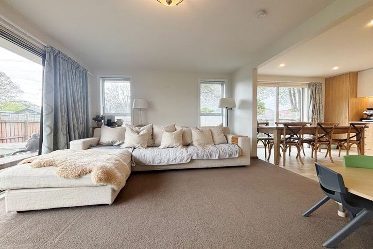 Photo of property in 2/38 Dee Street, St Albans, Christchurch, 8014