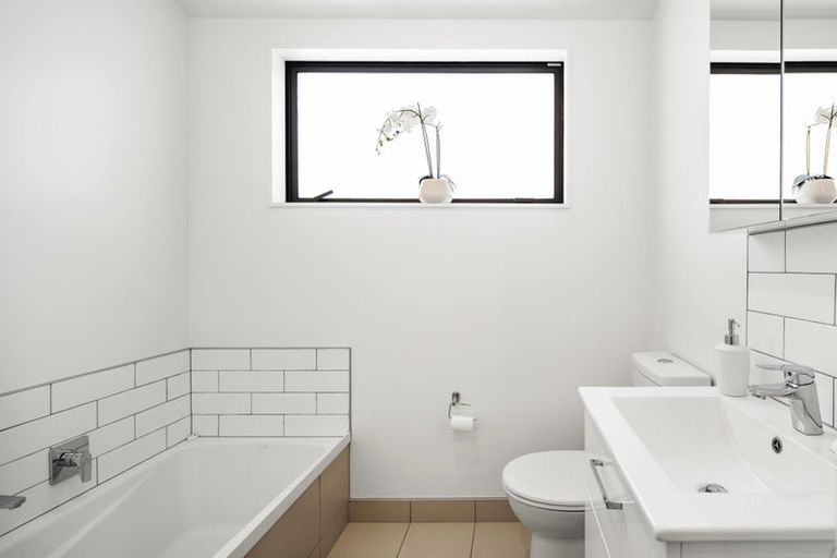 Photo of property in 74u5 Derwent Street, Island Bay, Wellington, 6023