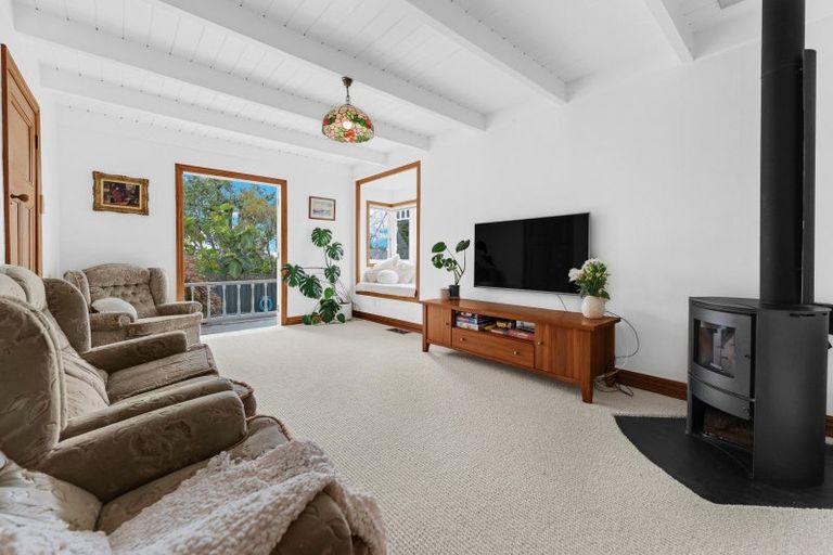 Photo of property in 31b William Bond Street, Stanley Point, Auckland, 0624