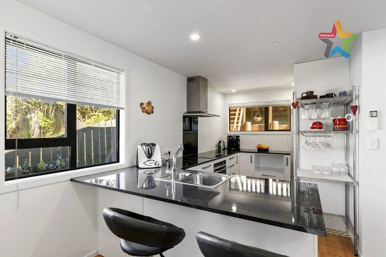 Photo of property in 18 Appleton Place, Karori, Wellington, 6012