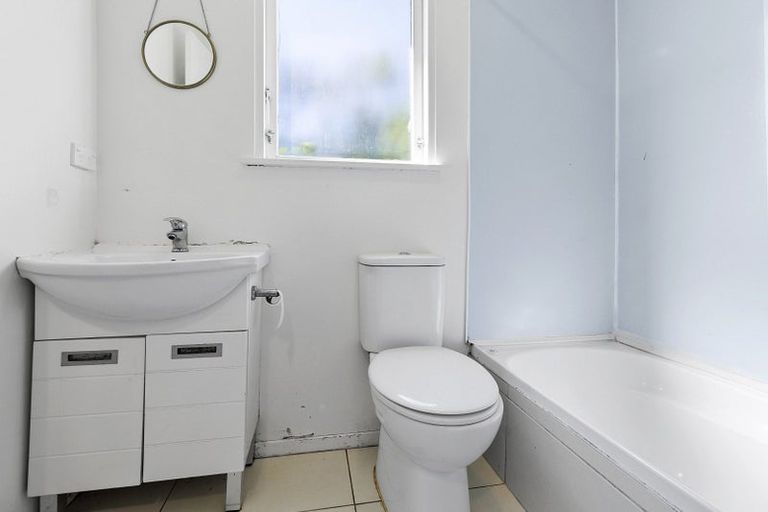 Photo of property in 33 Verviers Street, Karori, Wellington, 6012