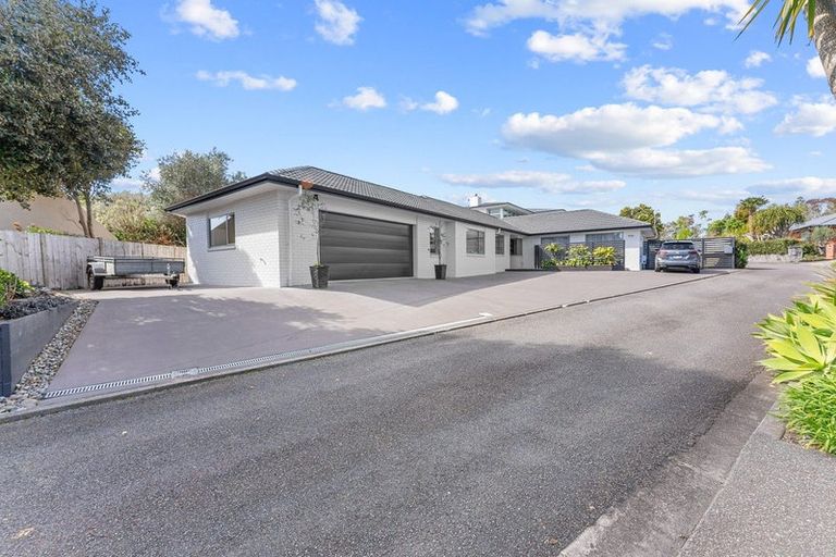Photo of property in 10f Tupare Place, Highlands Park, New Plymouth, 4312