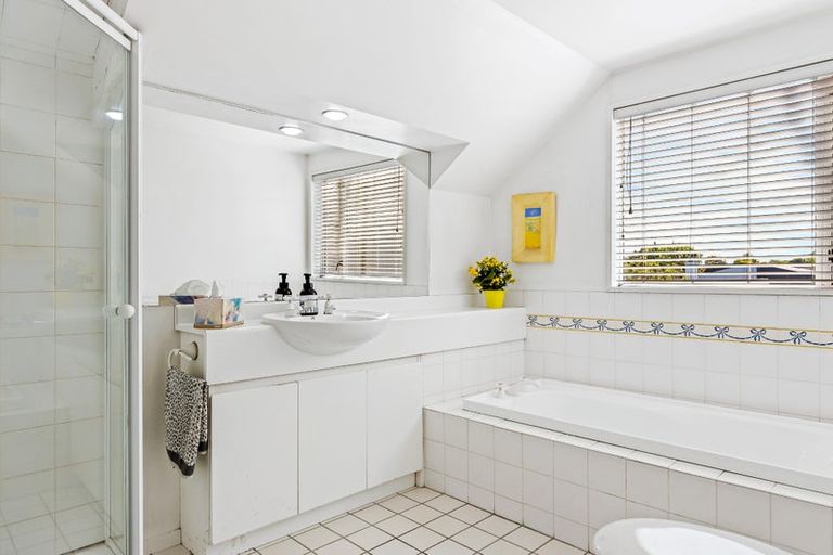 Photo of property in 10a Harrods Court, Ilam, Christchurch, 8053