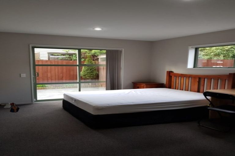 Photo of property in 100 Rattray Street, Riccarton, Christchurch, 8041