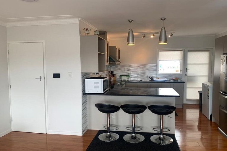 Photo of property in 2/23 Green Street, Papakura, 2110