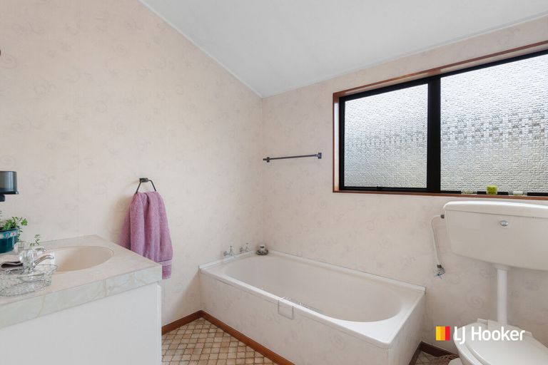 Photo of property in 16 Walton Park Avenue, Fairfield, Dunedin, 9018