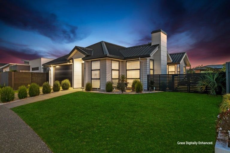 Photo of property in 8 Sarcodia Place, Papamoa Beach, Papamoa, 3118