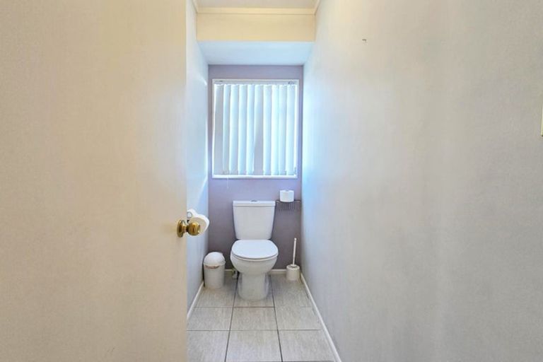 Photo of property in 8 Montague Way, Taradale, Napier, 4112