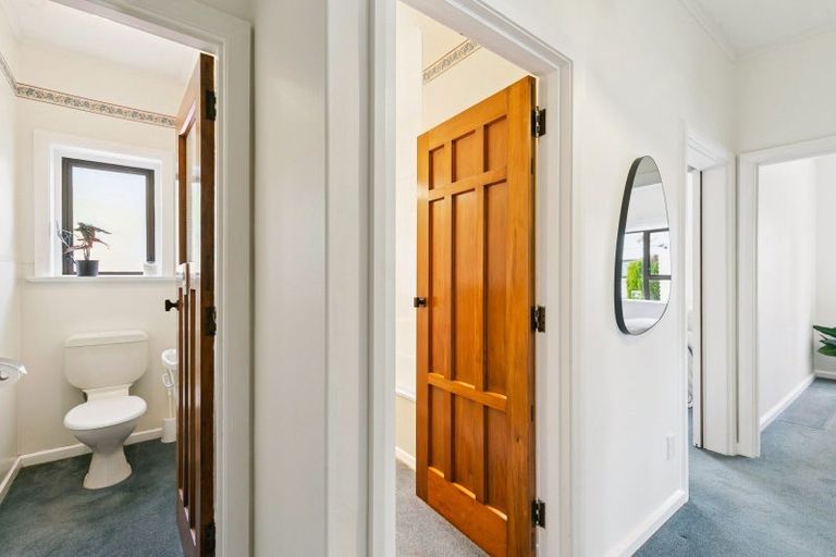 Photo of property in 26 The Quadrant, Miramar, Wellington, 6022