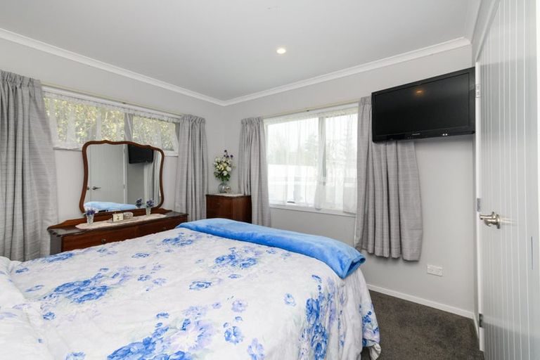 Photo of property in 17 Sinclair Avenue, Highbury, Palmerston North, 4412