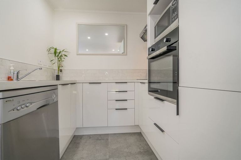 Photo of property in 2 Mayfair Close, Whitianga, 3510