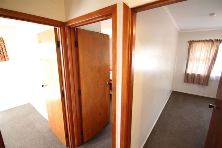 Photo of property in 124 Robertson Road, Mangere East, Auckland, 2024