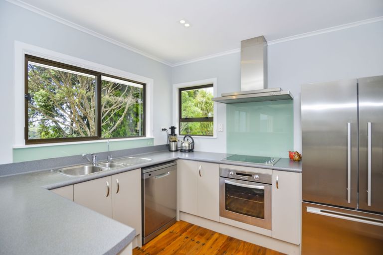 Photo of property in 22 Rimutaka Place, Titirangi, Auckland, 0604