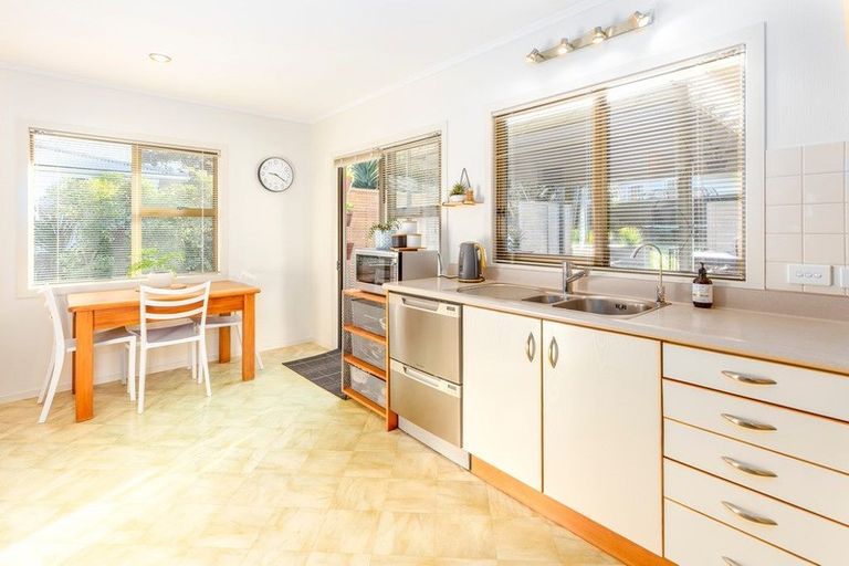 Photo of property in 34 Rothery Road, Hillpark, Auckland, 2102