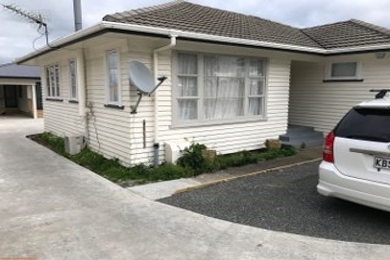 Photo of property in 27 Collins Road, Melville, Hamilton, 3206