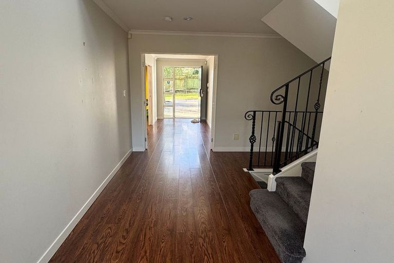 Photo of property in 37 Charles Dickens Drive, Mellons Bay, Auckland, 2014