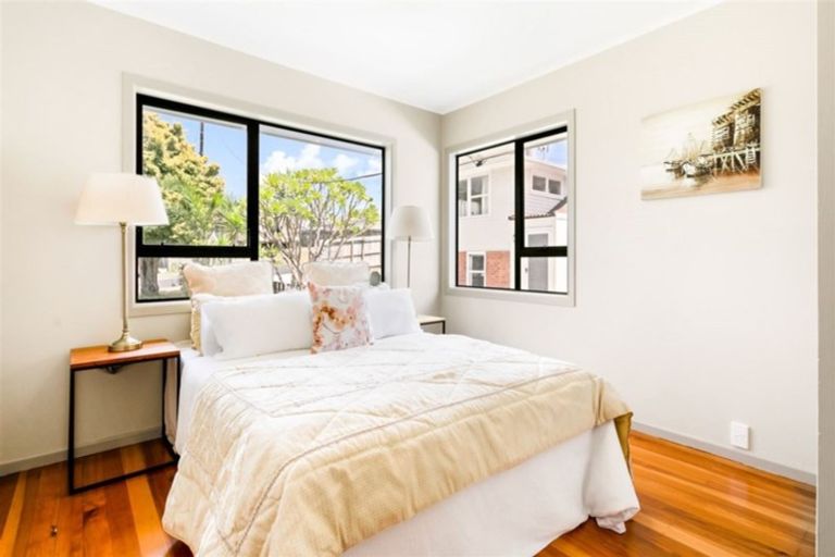 Photo of property in 14 Poto Street, Te Atatu South, Auckland, 0610