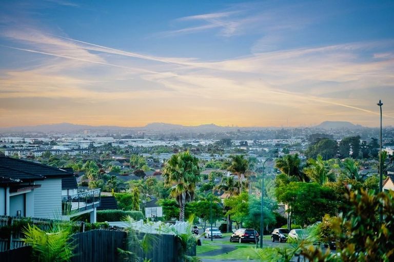 Photo of property in 31 Dunvegan Rise, East Tamaki Heights, Auckland, 2016