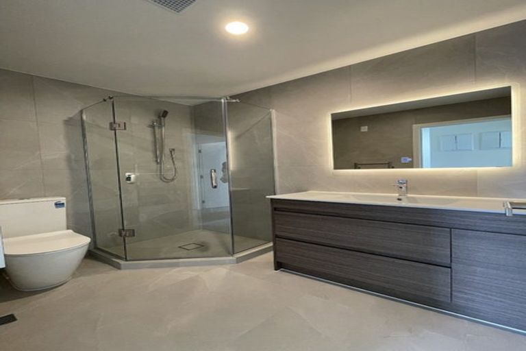 Photo of property in 21 Tahingamanu Road, Hobsonville, Auckland, 0616