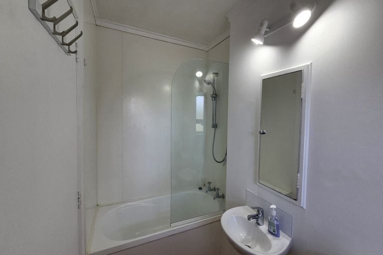 Photo of property in 52u4 Russell Terrace, Berhampore, Wellington, 6023