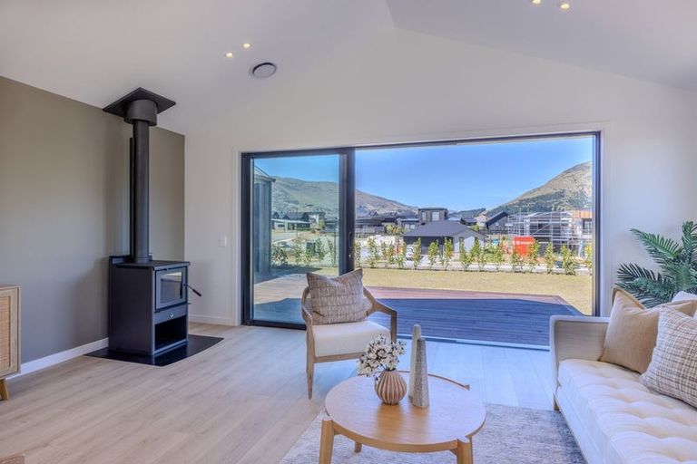 Photo of property in 3 Mason Street, Wanaka, 9305