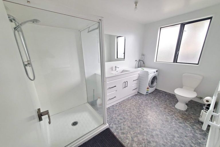 Photo of property in 5a Kawaka Street, Riccarton, Christchurch, 8041